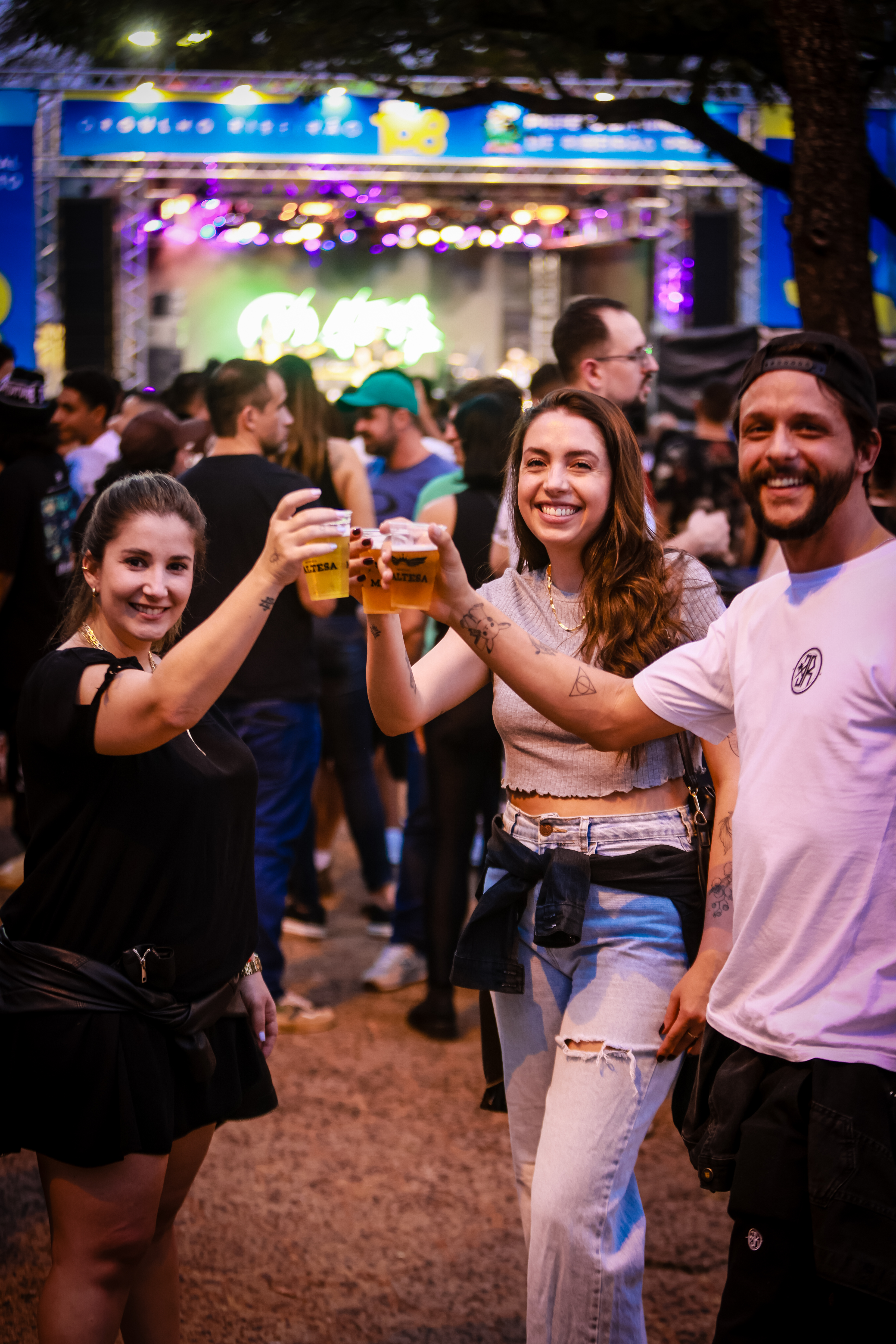 Copo de cerveja Maltesa em close